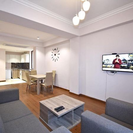 Luxury Apartment Just Near Republic Square #7 Γιερεβάν Εξωτερικό φωτογραφία