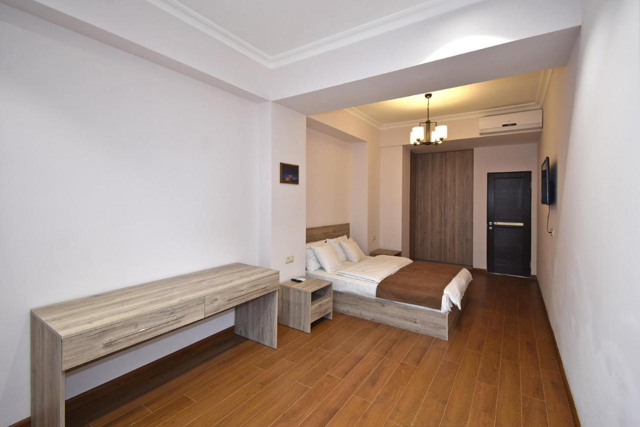 Luxury Apartment Just Near Republic Square #7 Γιερεβάν Εξωτερικό φωτογραφία